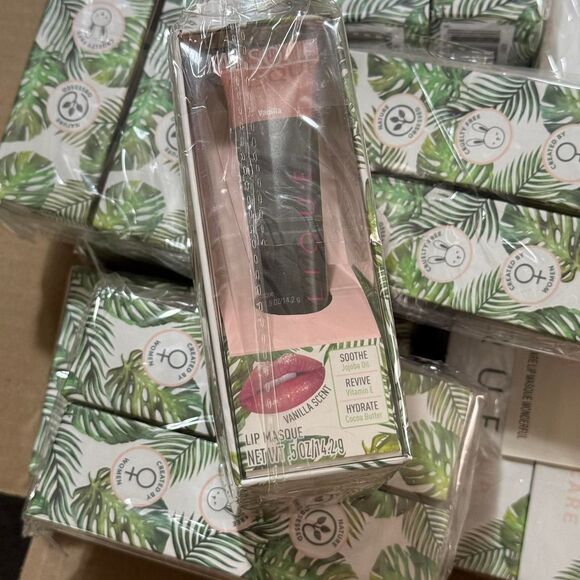 Lique Vanilla Lip Masque Reseller Bundle! - Picture 1 of 3